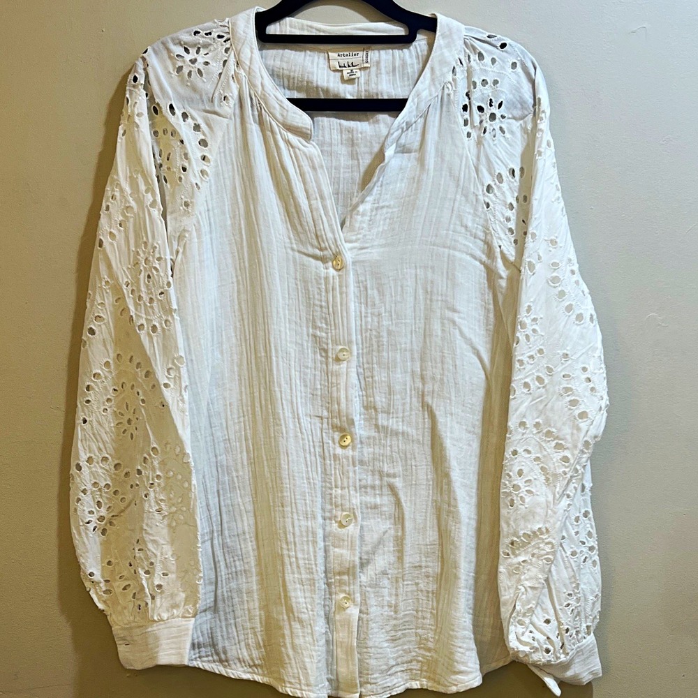 Nicole Miller Women's L White Solid Eyelet V-Neck Long Sleeve Button Blouse